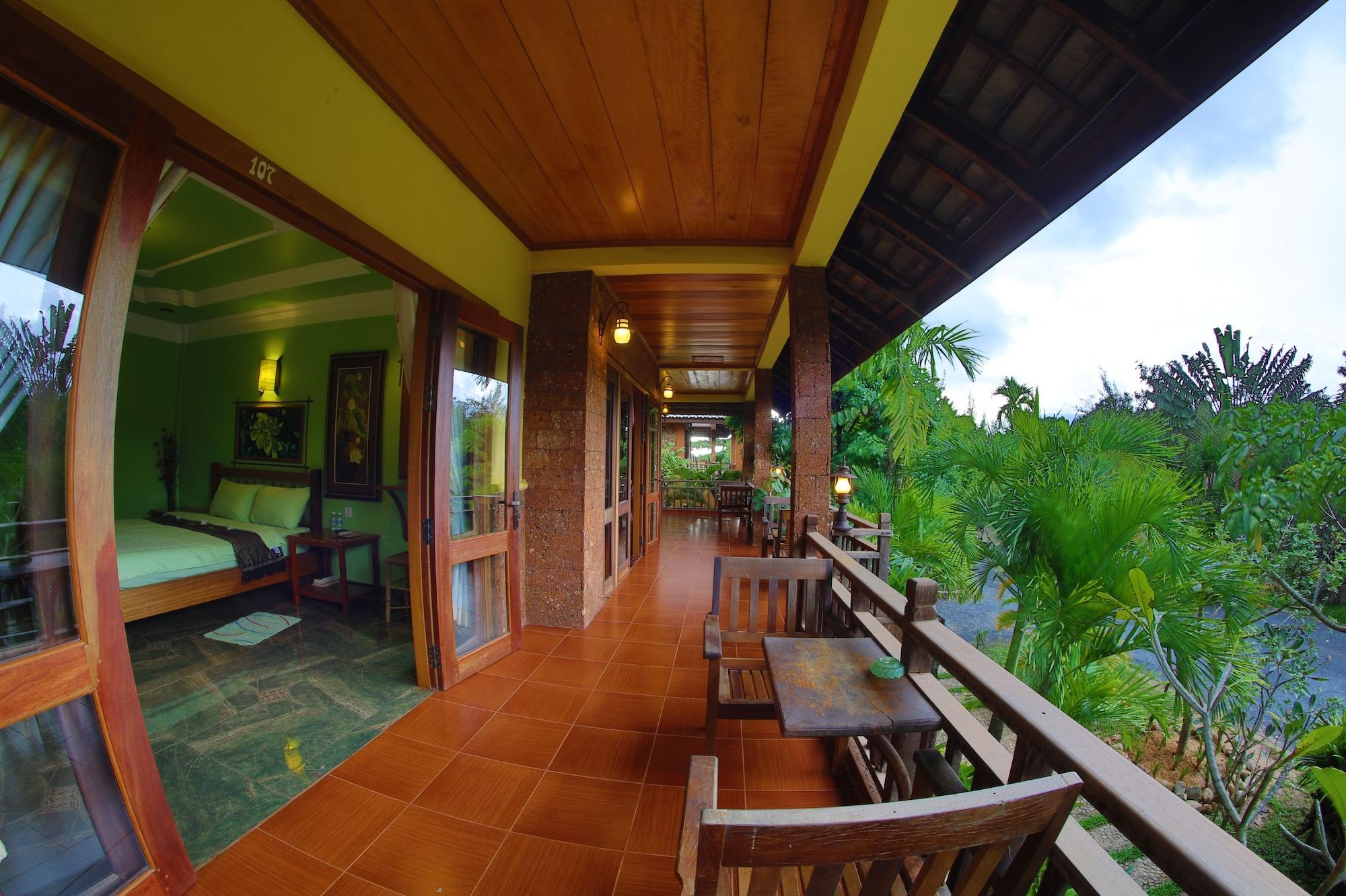 Natural Bungalows Restaurant&Bar Kampot Exterior foto