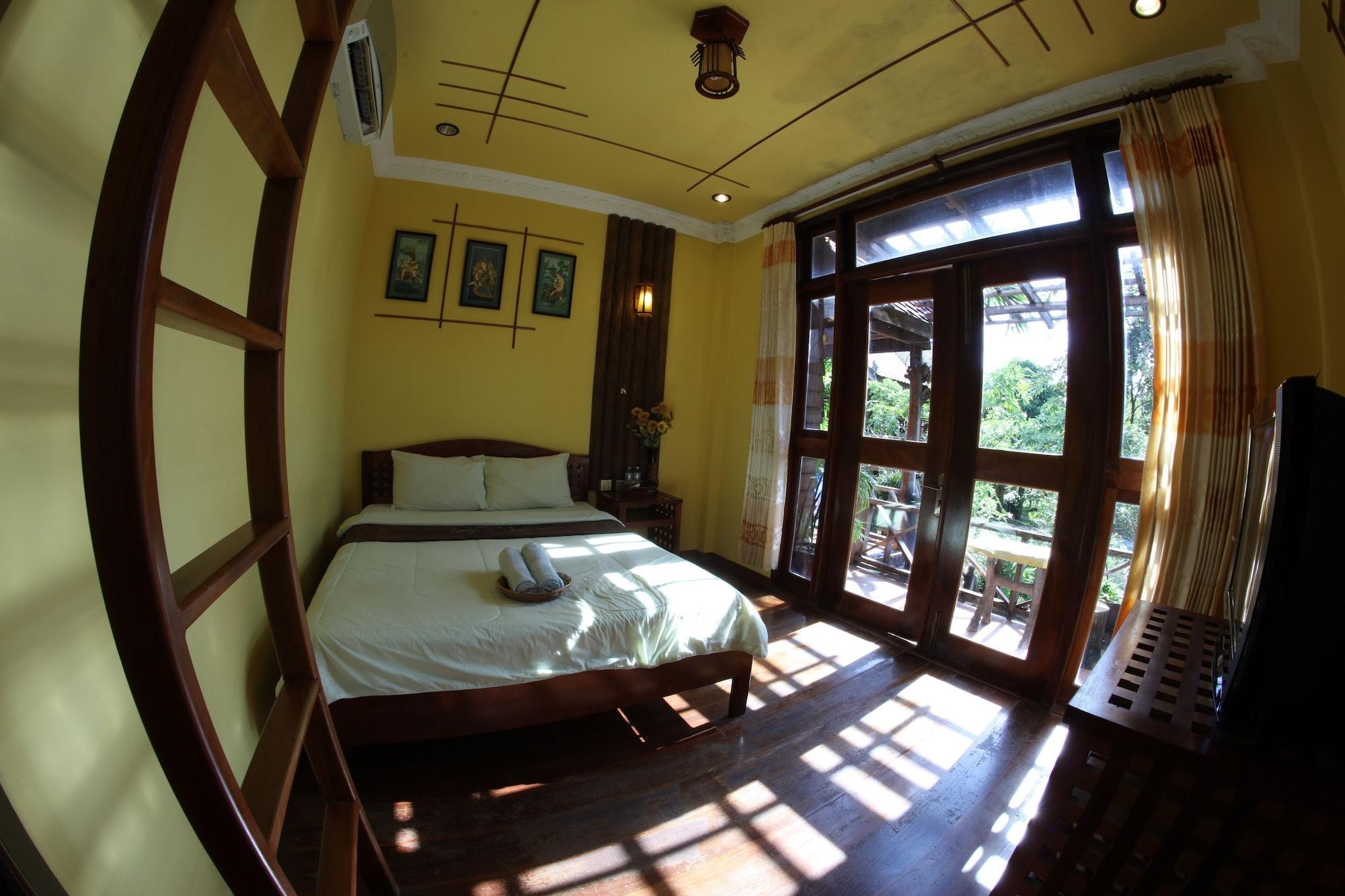 Natural Bungalows Restaurant&Bar Kampot Exterior foto
