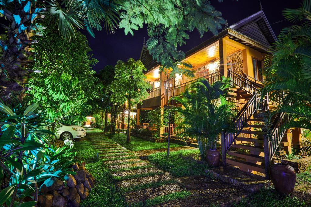 Natural Bungalows Restaurant&Bar Kampot Exterior foto