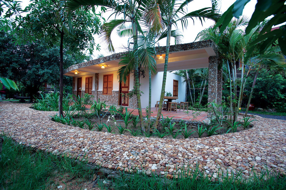 Natural Bungalows Restaurant&Bar Kampot Exterior foto