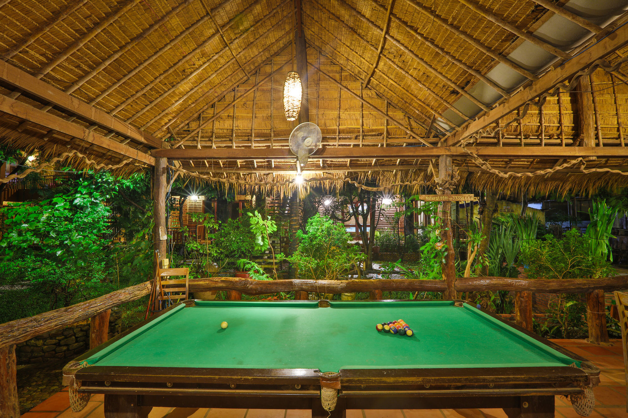 Natural Bungalows Restaurant&Bar Kampot Exterior foto
