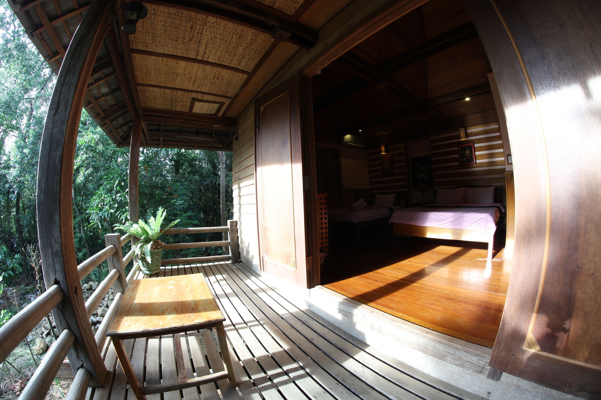 Natural Bungalows Restaurant&Bar Kampot Exterior foto
