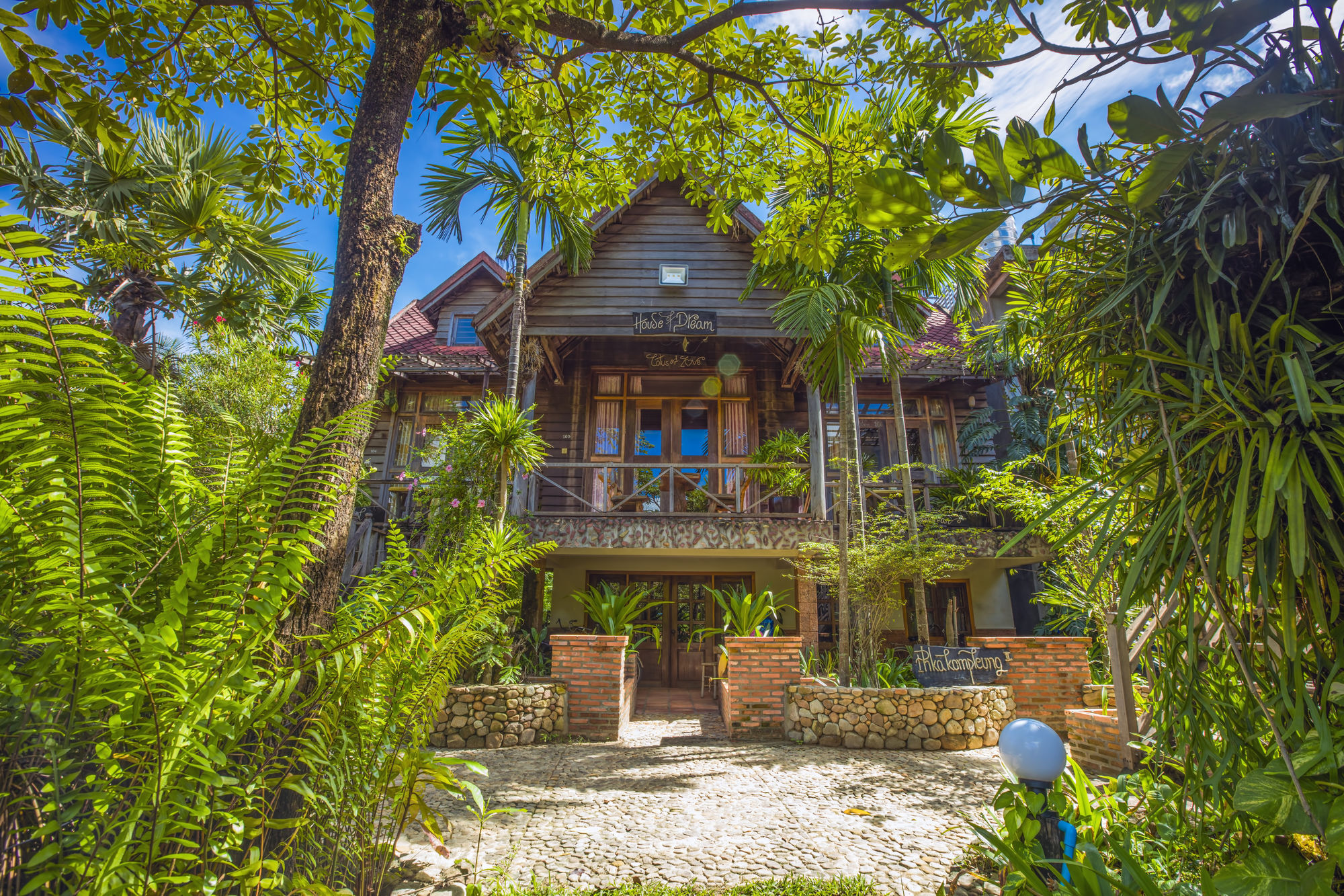 Natural Bungalows Restaurant&Bar Kampot Exterior foto