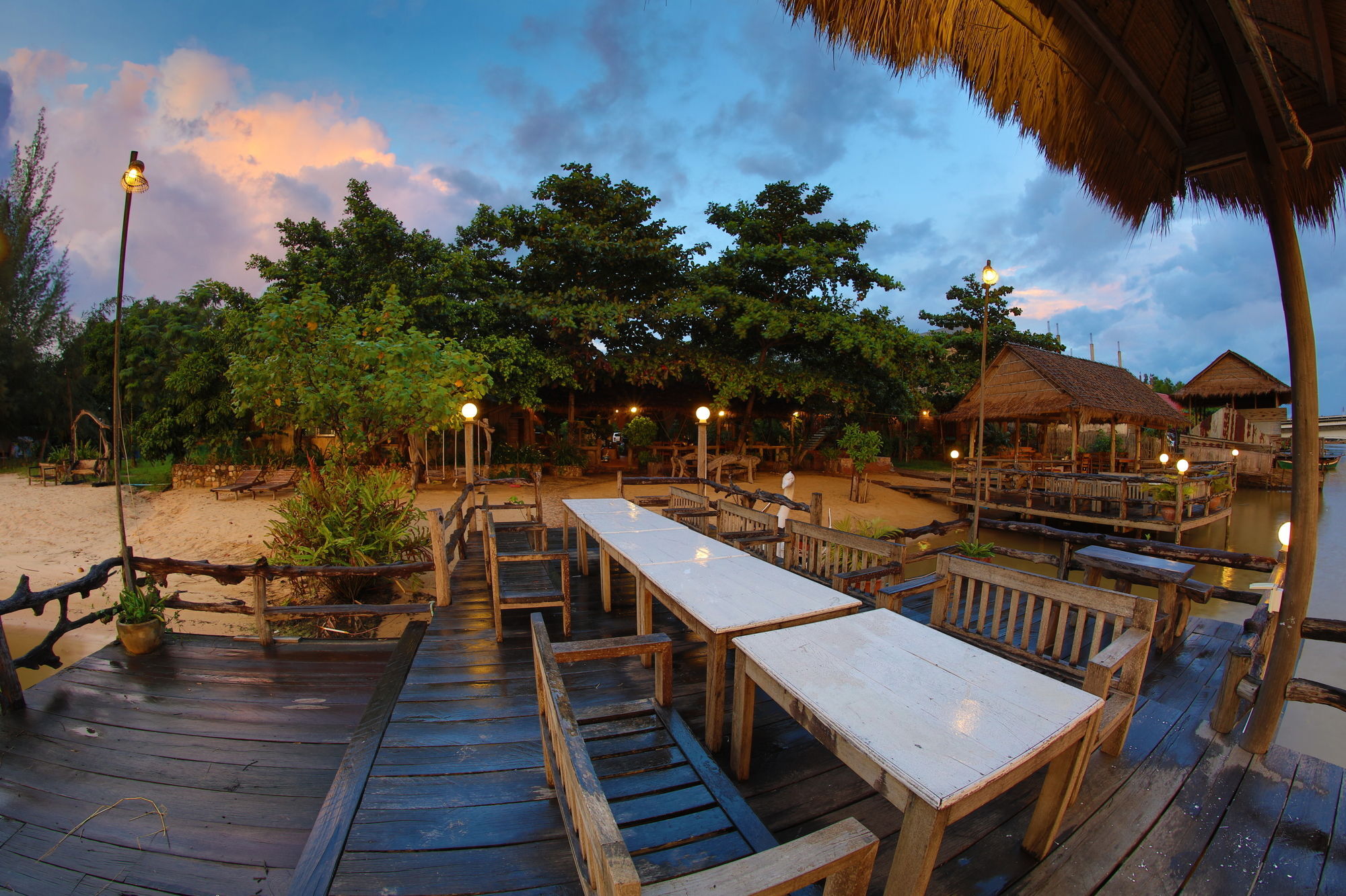 Natural Bungalows Restaurant&Bar Kampot Exterior foto