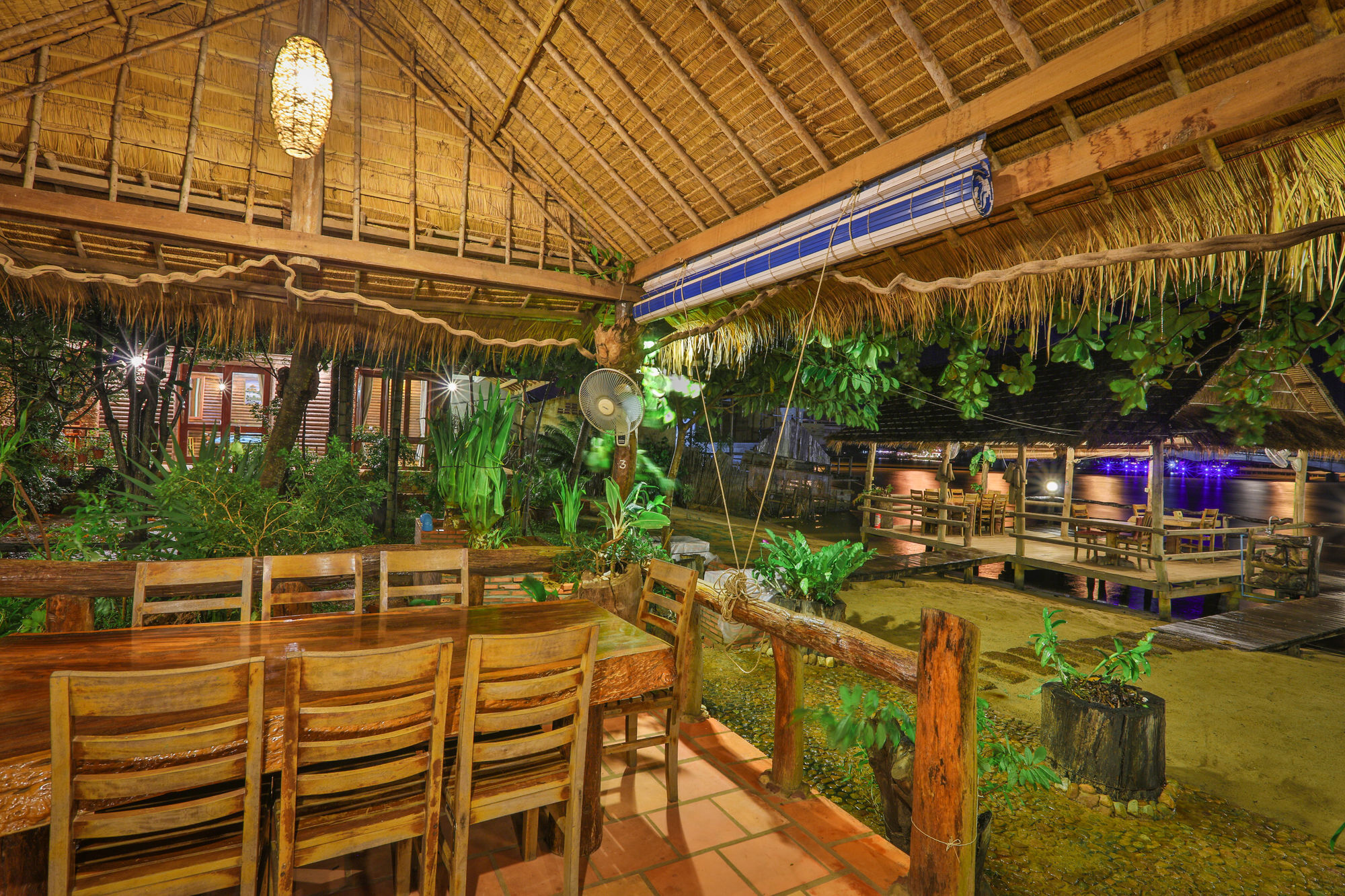 Natural Bungalows Restaurant&Bar Kampot Exterior foto