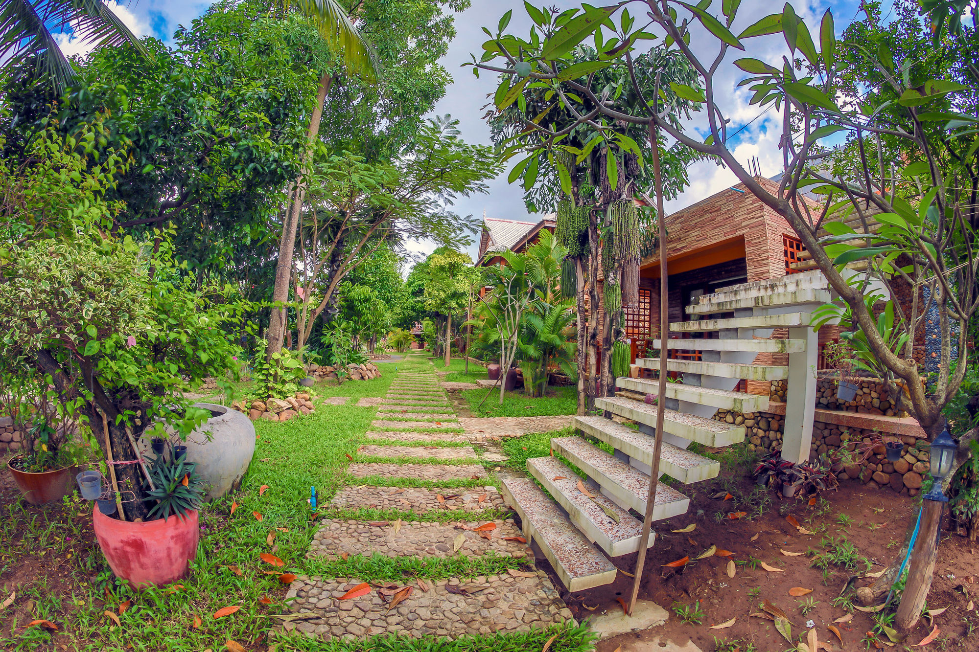 Natural Bungalows Restaurant&Bar Kampot Exterior foto