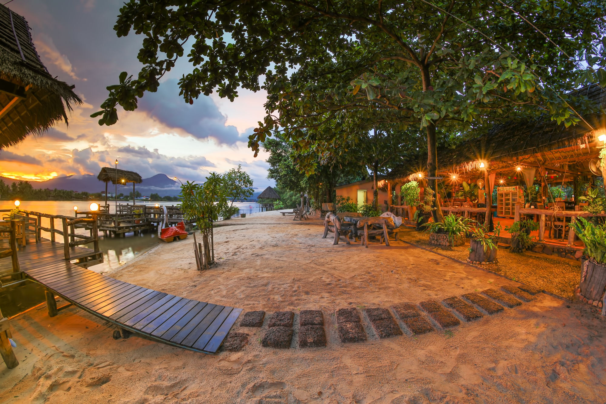 Natural Bungalows Restaurant&Bar Kampot Exterior foto