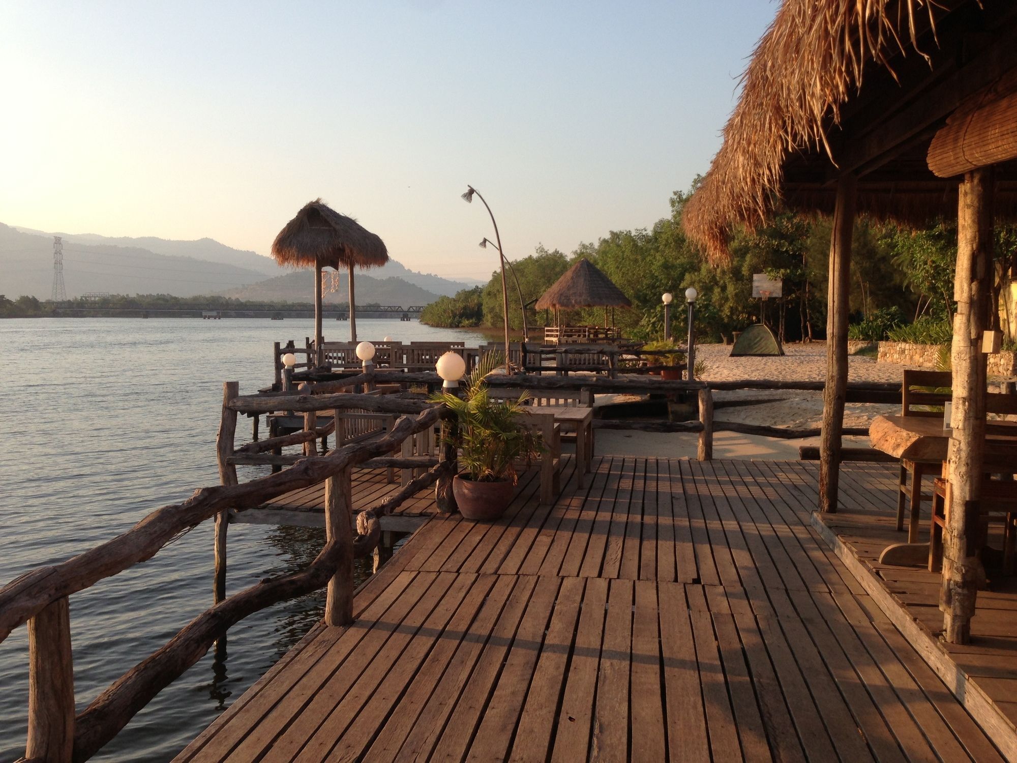 Natural Bungalows Restaurant&Bar Kampot Exterior foto