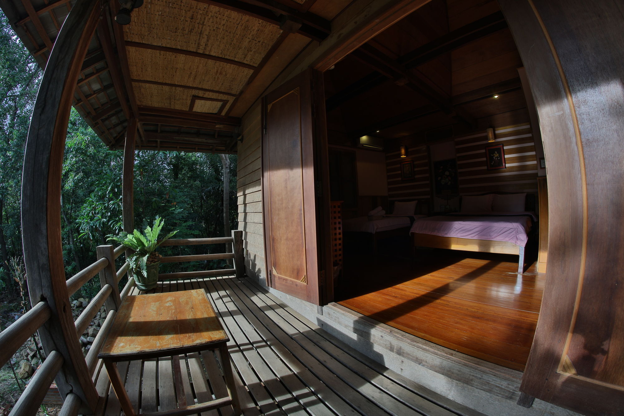 Natural Bungalows Restaurant&Bar Kampot Exterior foto