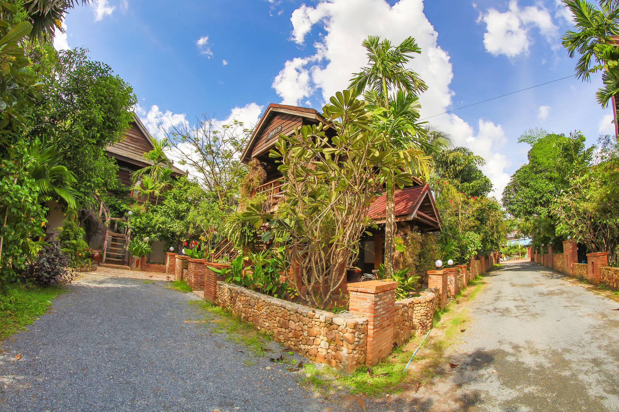 Natural Bungalows Restaurant&Bar Kampot Exterior foto