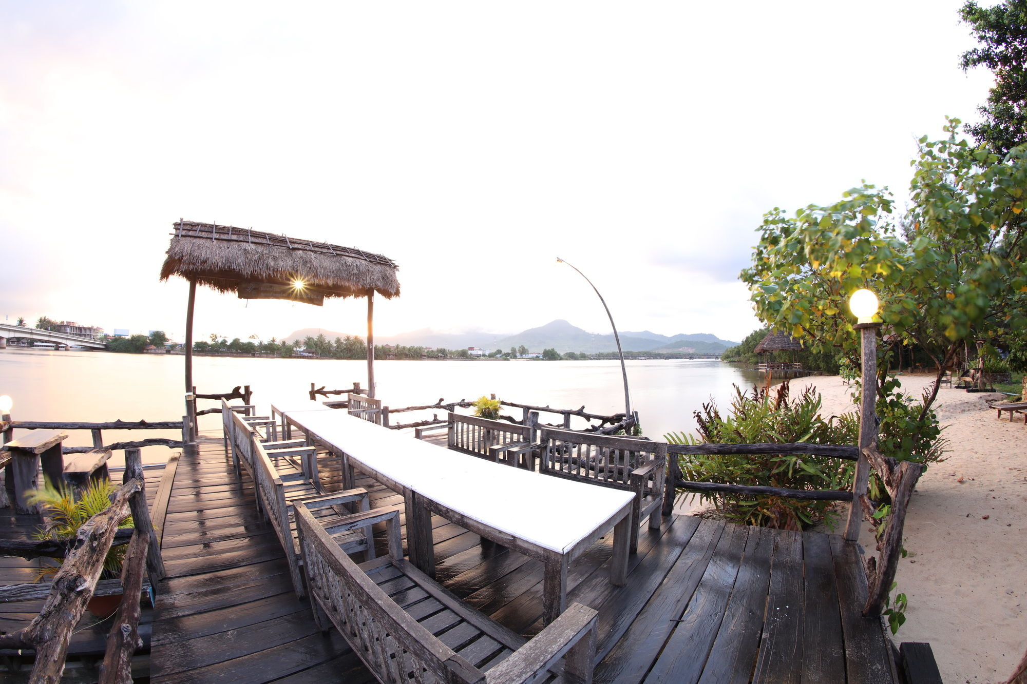 Natural Bungalows Restaurant&Bar Kampot Exterior foto
